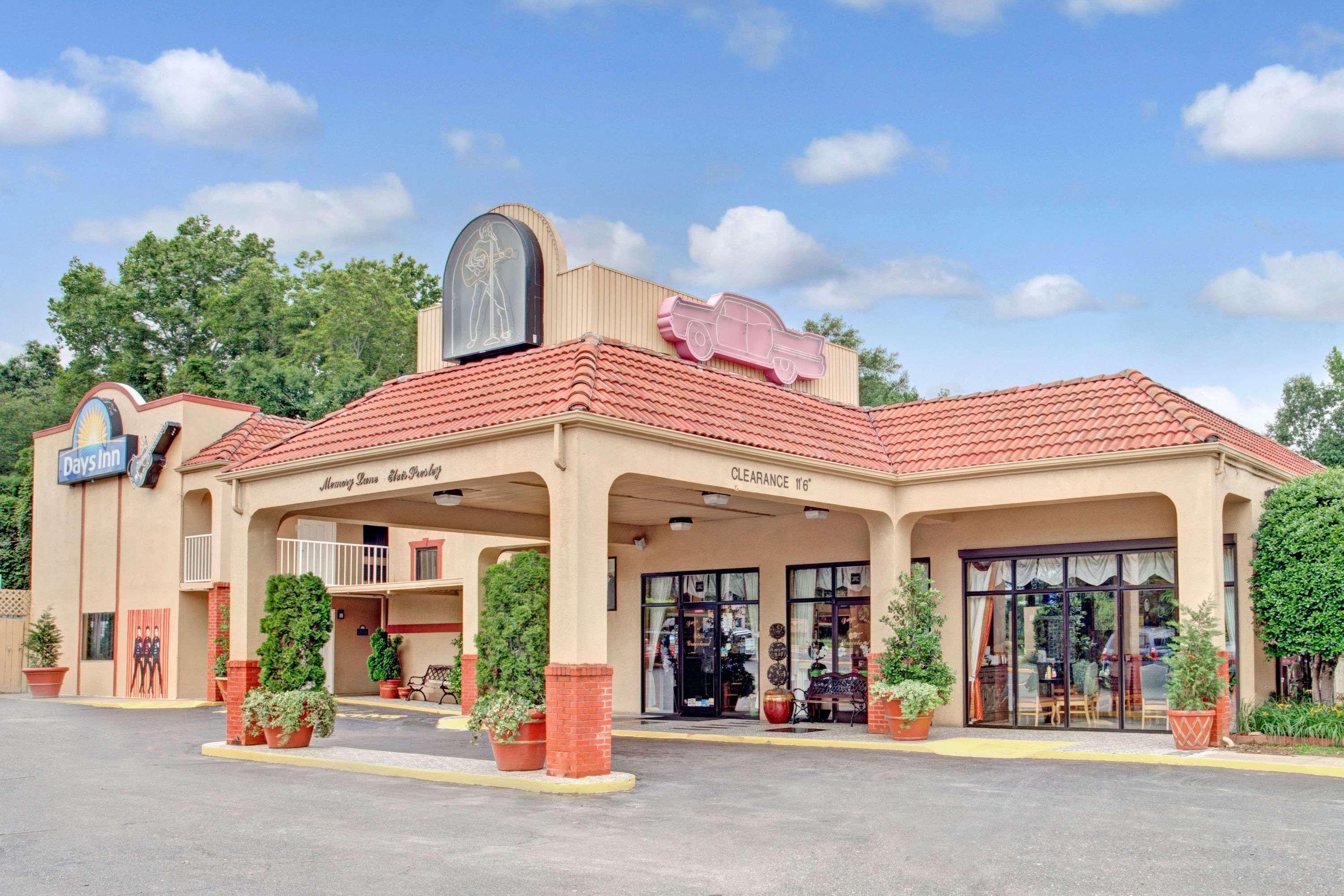 Days Inn By Wyndham Memphis At Graceland Exterior photo