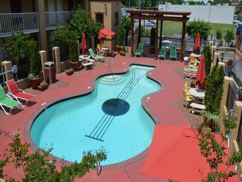 Days Inn By Wyndham Memphis At Graceland Exterior photo