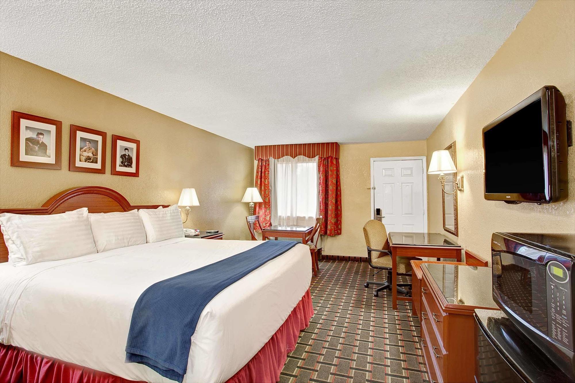 Days Inn By Wyndham Memphis At Graceland Exterior photo
