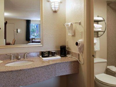 Days Inn By Wyndham Memphis At Graceland Room photo