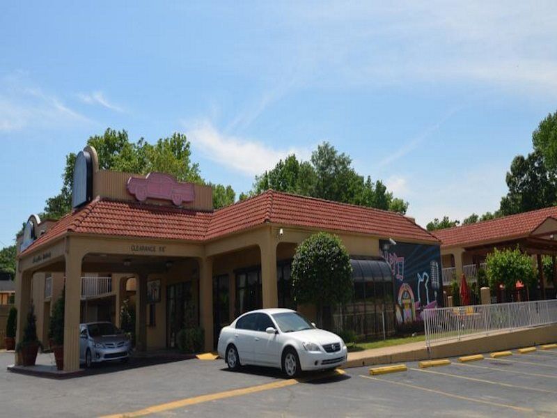 Days Inn By Wyndham Memphis At Graceland Exterior photo